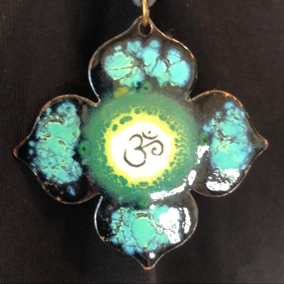 Ohm copper enameled, flame painted pendant on cord - Picture 3 of 7